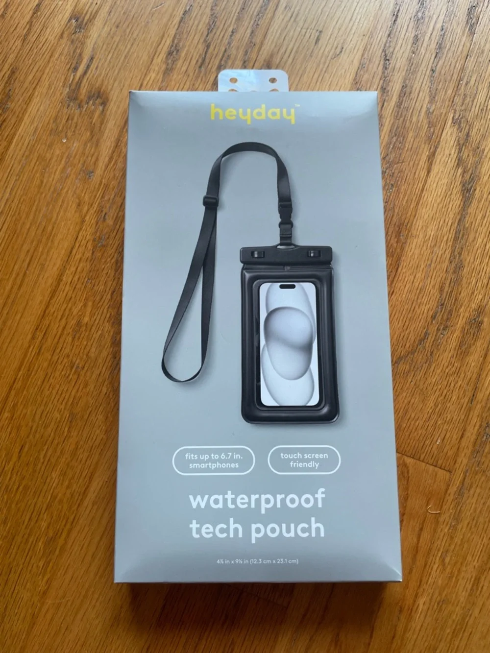 NWT Heyday waterproof phone case holder with lanyard
